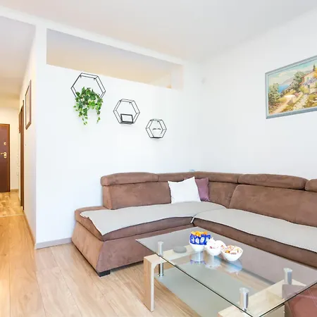 Апартаменты With Parking Space Solin, Split - 21310