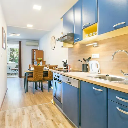Апартаменты With Parking Space Solin, Split - 21310 *