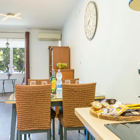 Апартаменты With Parking Space Solin, Split - 21310 Солин