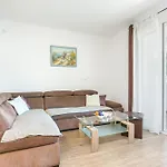 With Parking Space Solin, Split - 21310 Apartamento *